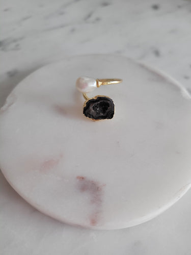 Perlenring - Edelsteinschmuck, Designerschmuck und Brautschmuck aus Muenchen