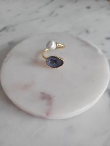 Perlenring 2 - Edelsteinschmuck, Designerschmuck und Brautschmuck aus Muenchen
